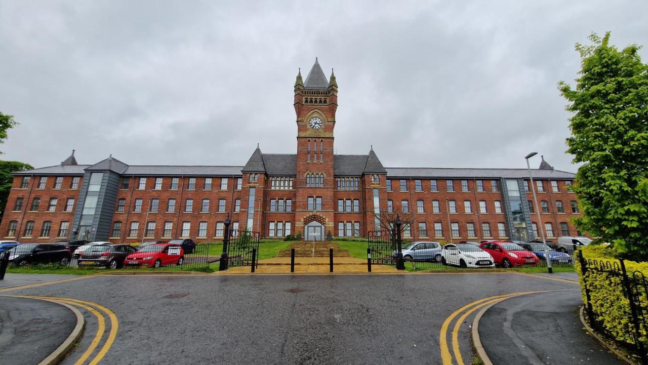 Ferienwohnung Birch Hill Clock Tower Rochdale Exterior foto